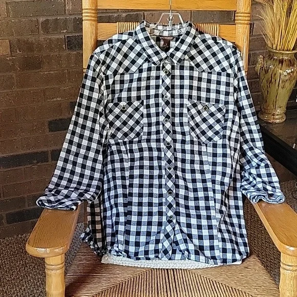Bit & Bridle black/white checkered, long sleeve flannel, size 1X - Picture 3 of 7